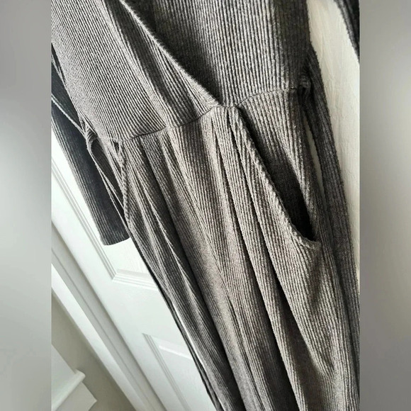 Urban Outfitters Cozy Ribbed Knit Wrap Jumpsuit Size Med - Picture 5 of 7